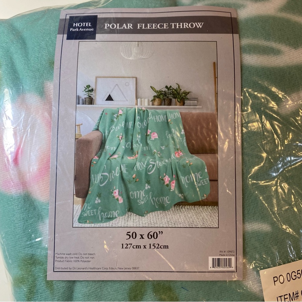 Hotel Park Avenue Polar Fleece Throw Blanket - Home Sweet Home, 50" x 60" Green